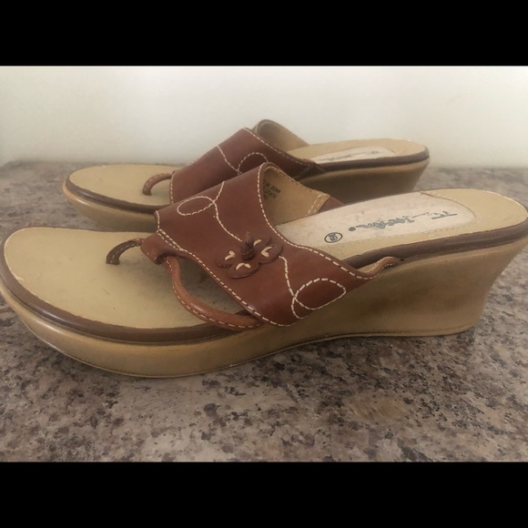 Brown sandals - Picture 2 of 3